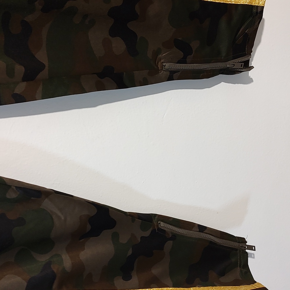 Rebel Minds Men Camouflage Gold Stripe Track Pants - Picture 5 of 8